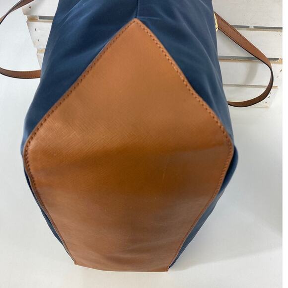 MICHAEL KORS, LARGE NAVY, BRWON NYLON SHOULDER BAG - Picture 7 of 13